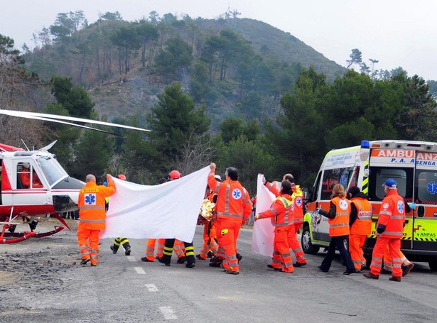 Kubica się rozbił, inni kierowcy jechali dalej