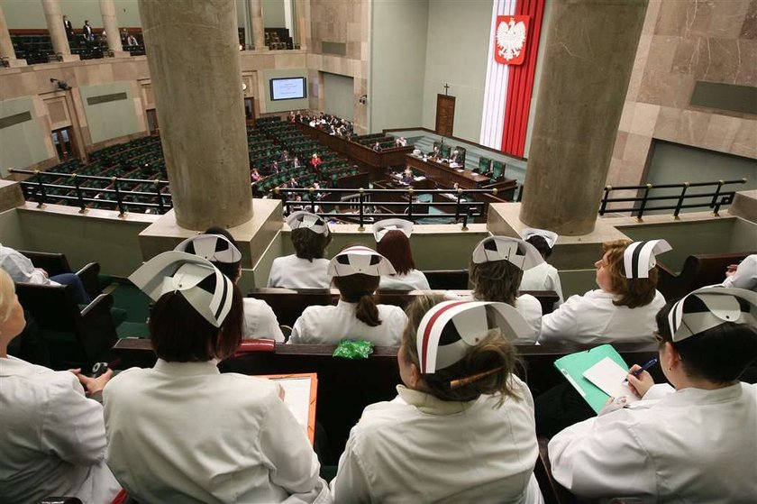 Pielęgniarki zostają w Sejmie na noc