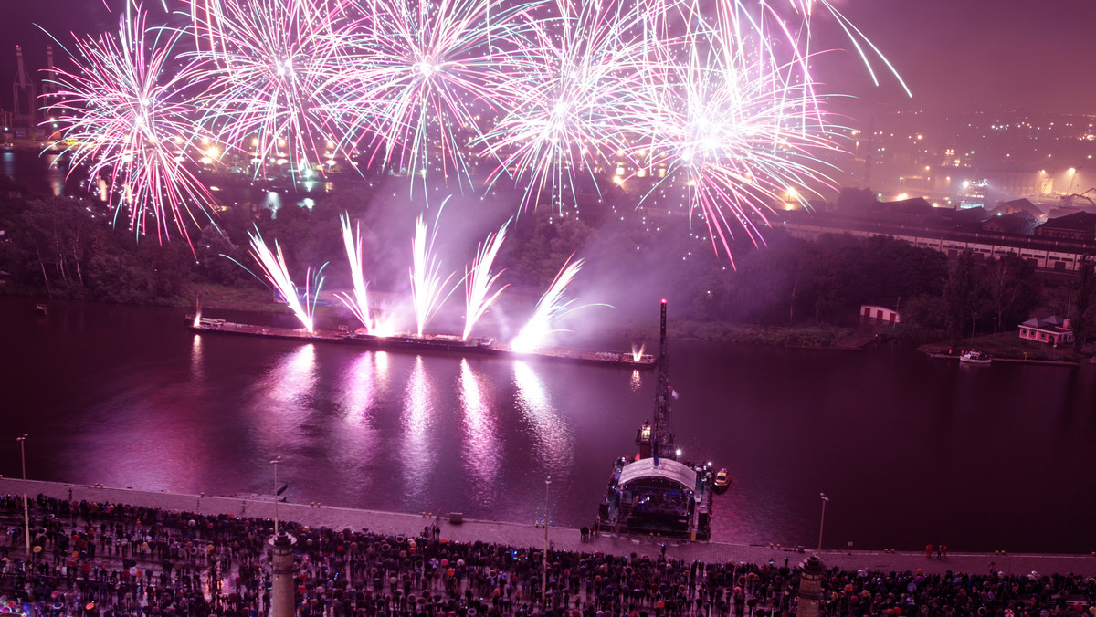 Międzynarodowy Festiwal Ogni Sztucznych Pyromagic 2010. Fot. PAP/Jerzy Undro