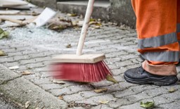 Co powinna zawierać umowa na sprzątanie