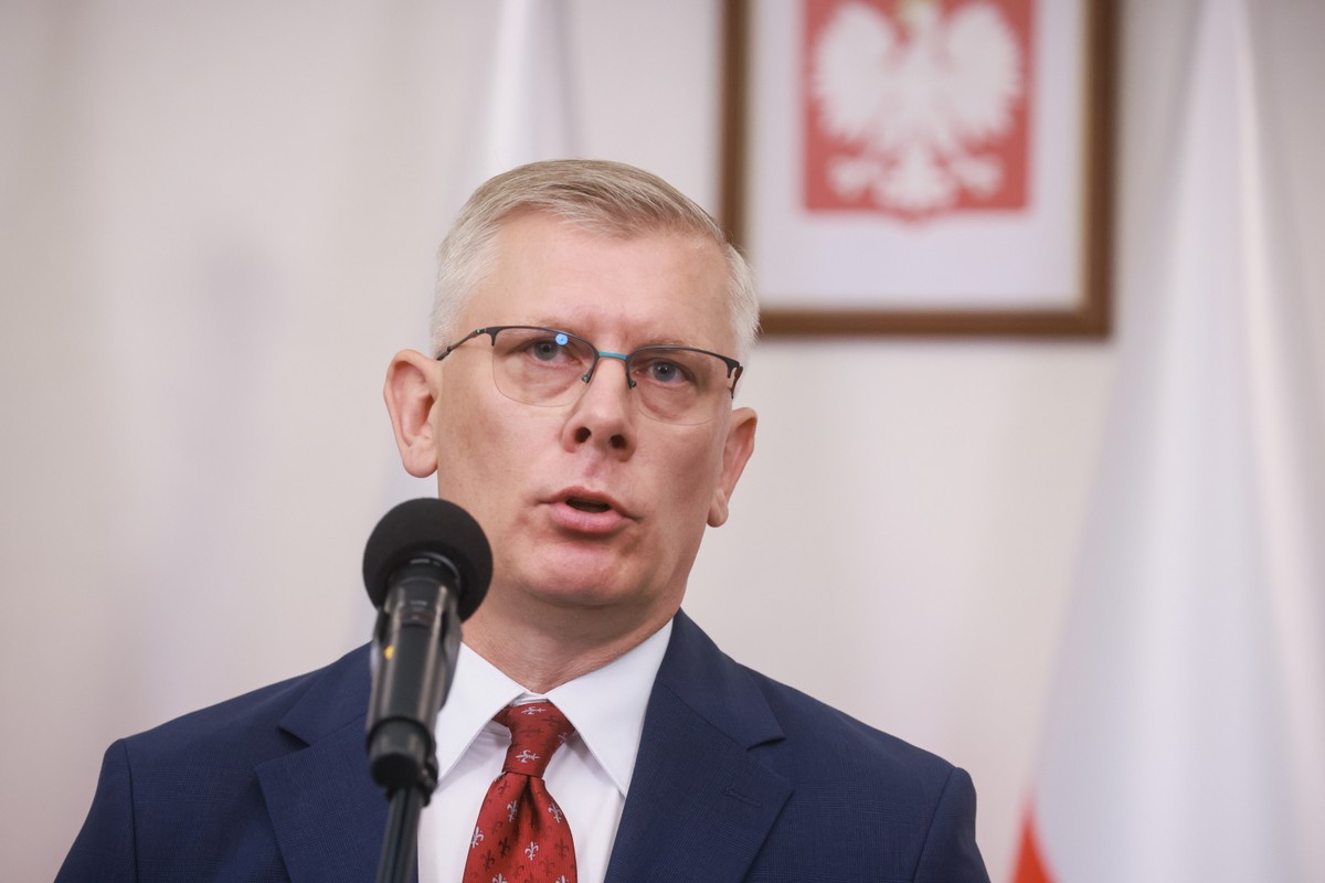 Desygnowany na szefa Biura Bezpieczeństwa Narodowego Sławomir Cenckiewicz podczas konferencji prasowej prezydenta elekta Karola Nawrockiego w siedzibie Kancelarii Prezydenta RP