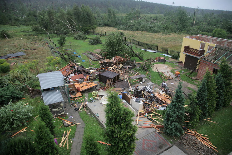 Trąba powietrzna nie oszczędziła też województwa śląskiego (na zdjęciu Blachownia po przejściu tornada 15 sierpnia 2008 roku)