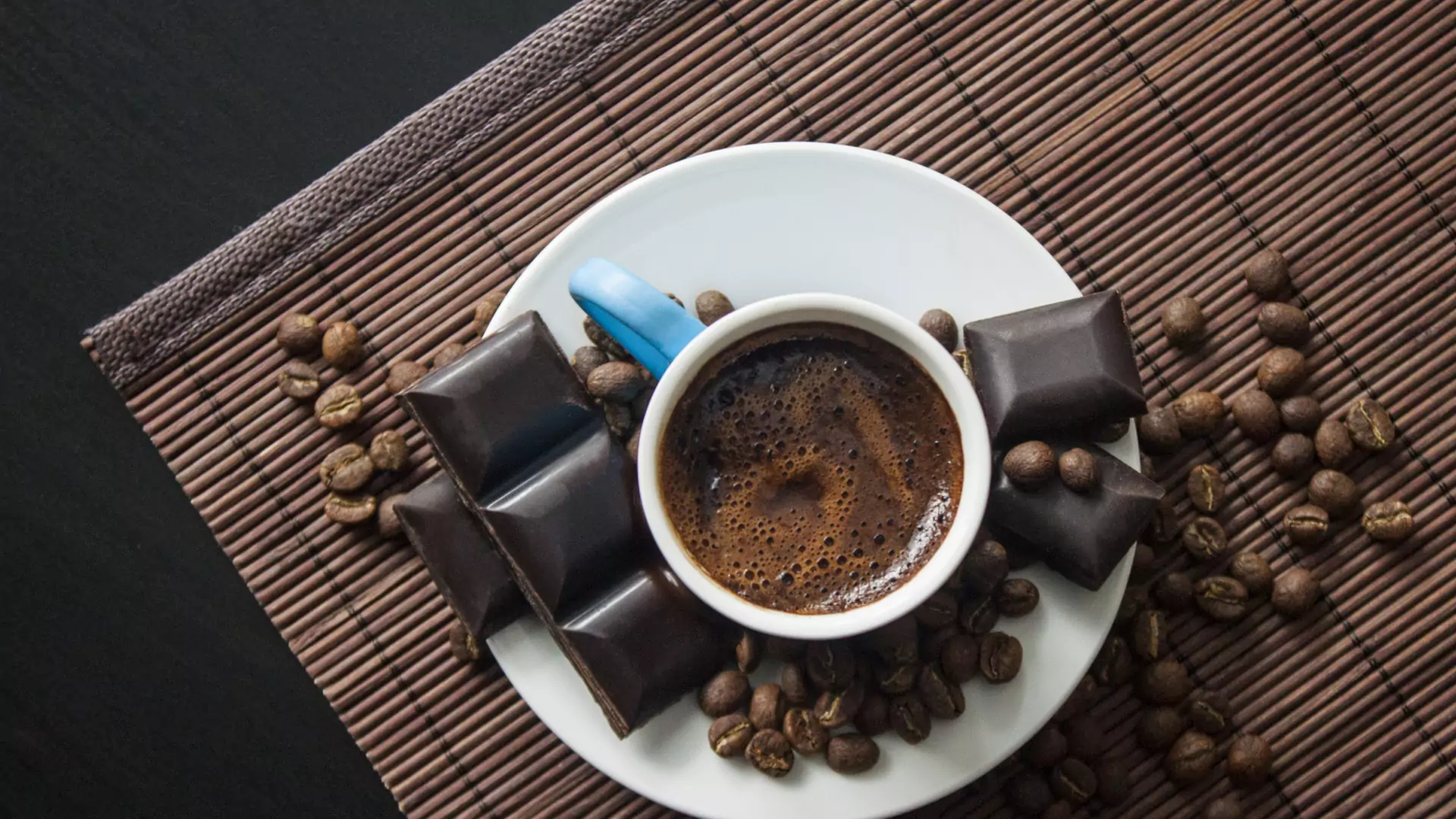 Od dziś pijemy kawę z kakao. Naukowcy przekonują, że dobrze nam to zrobi
