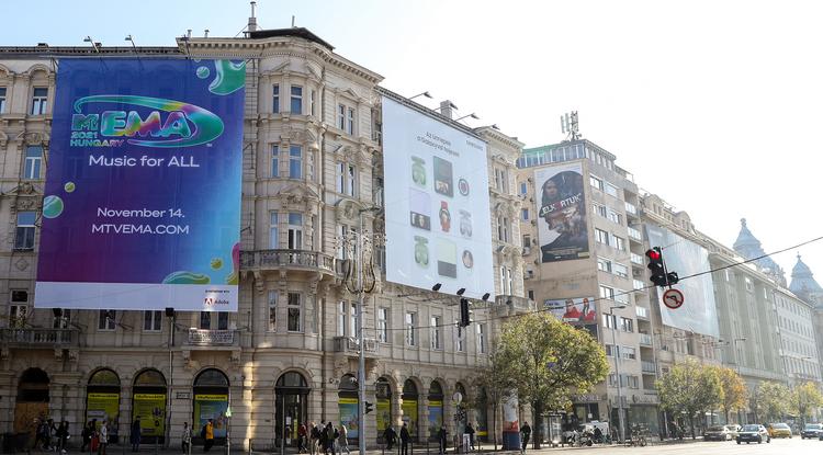 Budapest óriásplakát