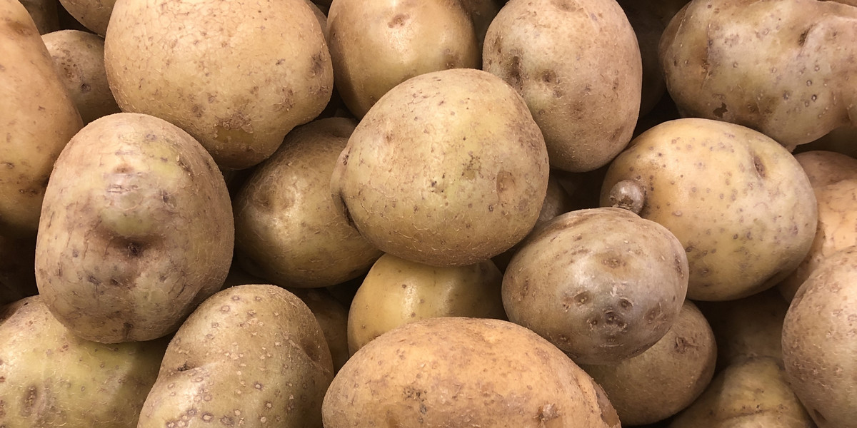 Coraz trudniej kupić w Polsce polskie ziemniaki