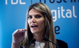 Czy Eva Kaili, jedna z głównych podejrzanych w aferze korupcyjnej w PE, może jechać na sesję plenarną do Strasburga?