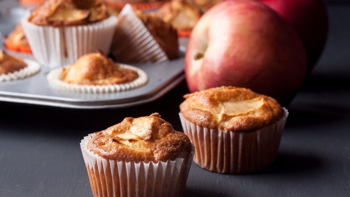 Muffinki z jabłkami. Idealny dodatek do porannej kawy