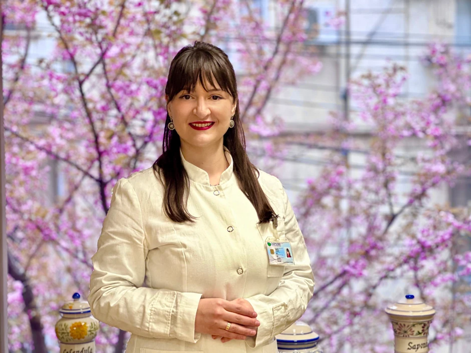 Blaže tegobe se mogu rešiti u apoteci, a kod izraženih tegoba farmaceut će vas uputiti lekaru , kaže mag. farm. Emilija Trbović iz Farmaceutske komore Srbije