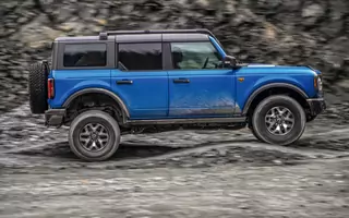 Ford Bronco to więcej niż SUV. Sprawdziliśmy go w terenie 