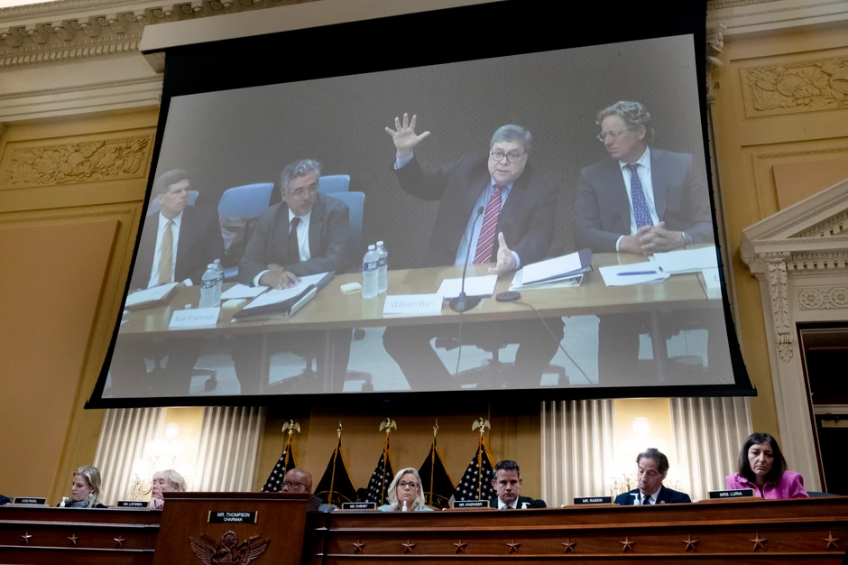 Vilijam Bar (C) tokom saslušanja u Kongresu