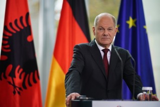 Scholz w Pekinie: Nie chcemy gospodarczego „rozłączenia”, ale potrzebujemy wzajemności
