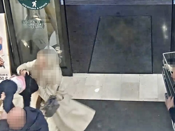 Majka izlazila iz supermarketa sa ćerkicom, muškarac zgrabio dete i počeo da beži