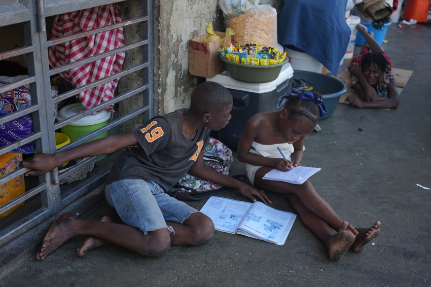 Deca u kampovima u Haitiju pokušavaju da uče iako žive u neljudskim uslovima, 27. januar 2026.