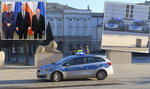 Duże siły policji przed Pałacem Prezydenckim. Trwa wyczekiwanie na Wąsika i Kamińskiego [ZDJĘCIA]