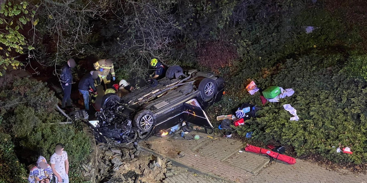 Przebił bariery i spadł z wiaduktu. Tragedia w Swarzędzu.