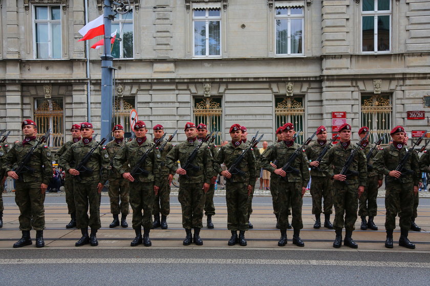 Łódź oddała cześć bohaterom w dzień Wniebowzięcia Najświętszej Maryi Panny i Święto Wojska Polskiego