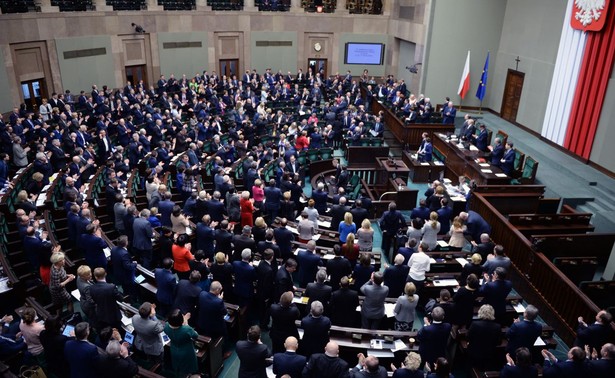 Awantura przy Wiejskiej. Sejm nie zgodził się na odrzucenie projektu ws. wstrzymania sprzedaży ziemi