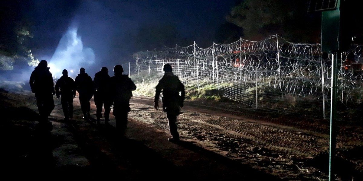 Białoruskie służby już się nie kryją z pomaganiem migrantom.