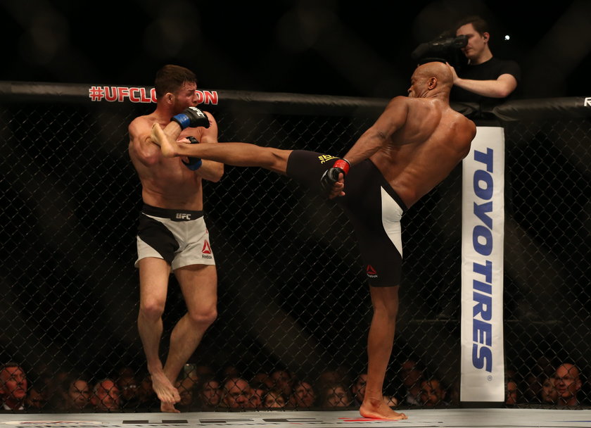 Anderson Silva przegrał z Michaelem Bispingiem po brutalnej walce na UFC w Londynie