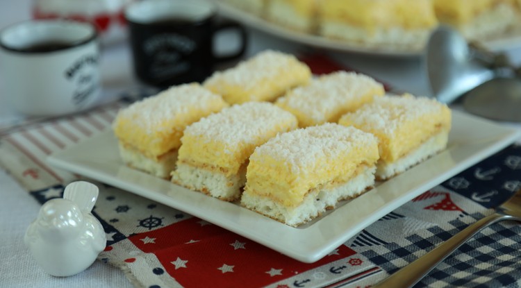 Tepsis raffaello szelet recept / Fotó: Nagy Anikó