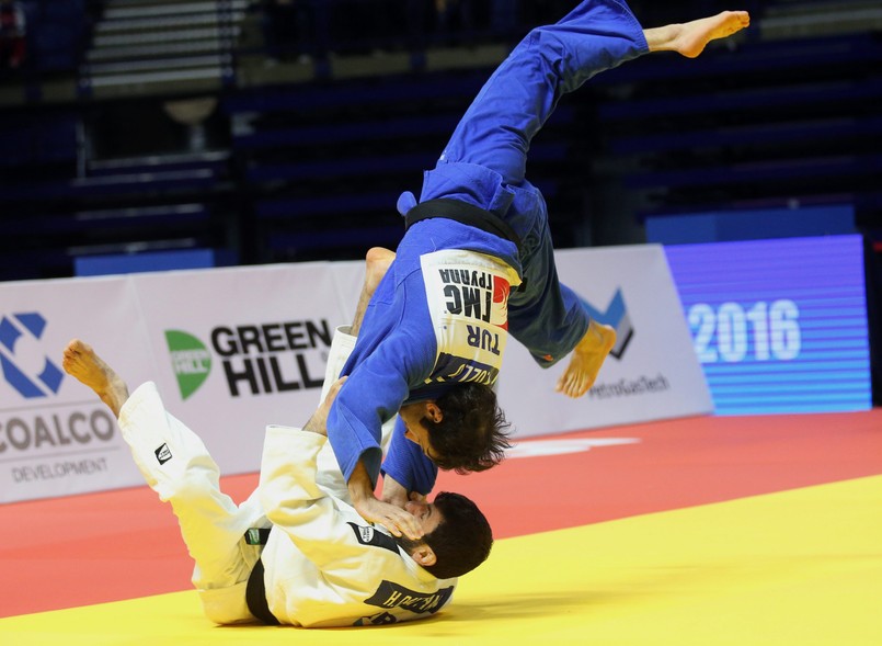 W 1/16 finału Karolina Pieńkowska (52 kg) wygrała przez ippon z Białorusinką Lizawetą Rasanawą, a następnie przegrała przed czasem z utytułowaną Francuzką Annabelle Euranie. Z kolei Arleta Podolak (57 kg) po wygranej na kary shido z Rumunką Loredaną Ohai, uległa przez waza-ari Brytyjce Nekodzie Smythe Davis.