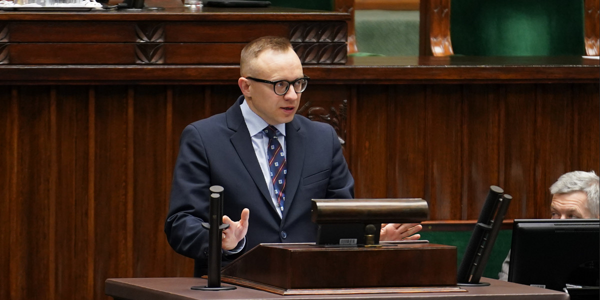 Artur Soboń, wiceminister finansów, przedstawiał w Sejmie dwie nowelizacje VAT 