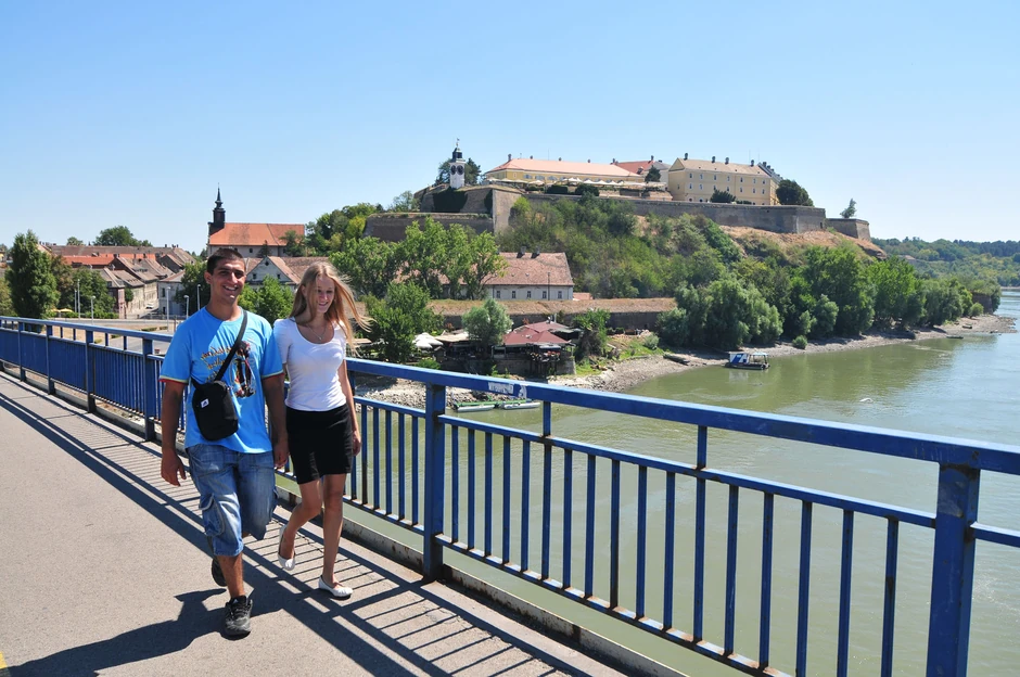 Most Duga, poznatiji kao Varadinski most