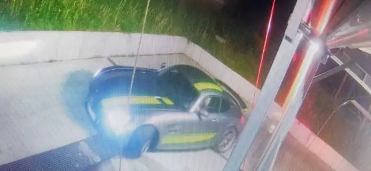 Odzyskany Mercedes-AMG GT za milion. To efekt współpracy policji z Polski i Czech