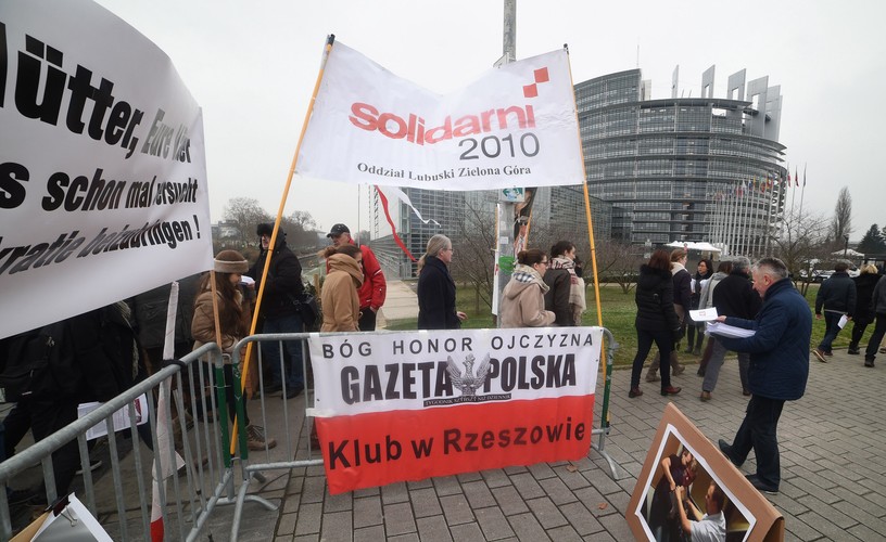 Manifestacja przed eurparlamentem