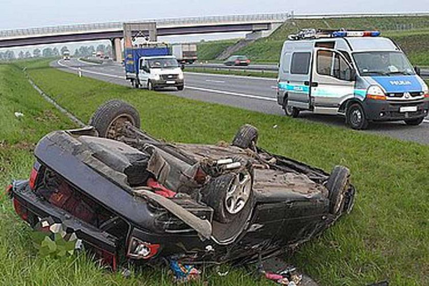 Tragedia rodzinna. 10-latka zginęła podczas dachowania