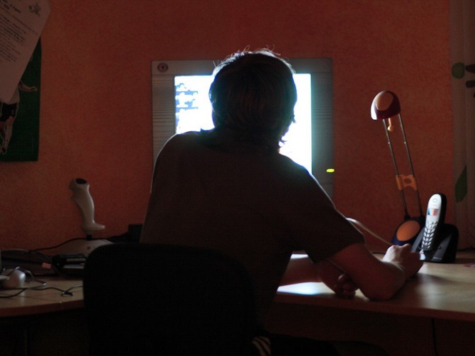 Otac ispisao sina tinejdžera iz škole da bi mogao po ceo dan da igra video-igricu