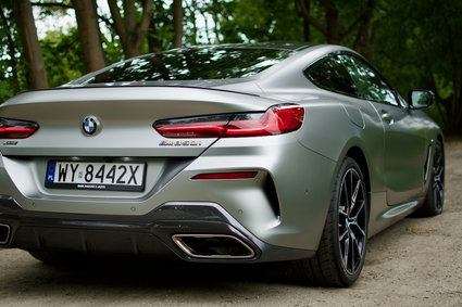 BMW M850i. Jak z samochodu zrobić gadżet za 800 tys. zł?