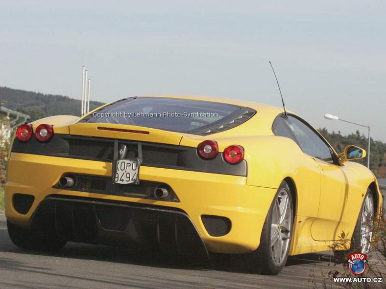 Zdjęcia szpiegowskie: Nowe Ferrari F430 Challenge Stradale