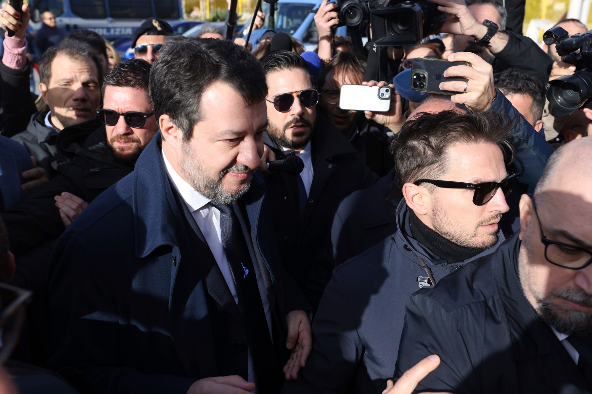 Taliansky súd zbavil vicepremiéra Mattea Salviniho obvinení zo zneužitia úradnej moci a nezákonného zadržiavania migrantov na záchrannej lodi v roku 2019.