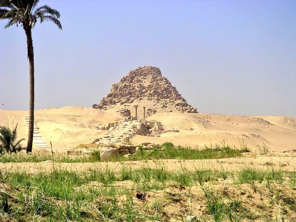 Sahureho pyramída