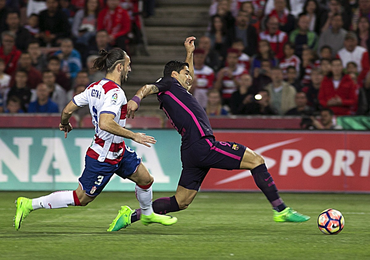 Liga hiszpańska: Barcelona nie odpuszcza Realowi