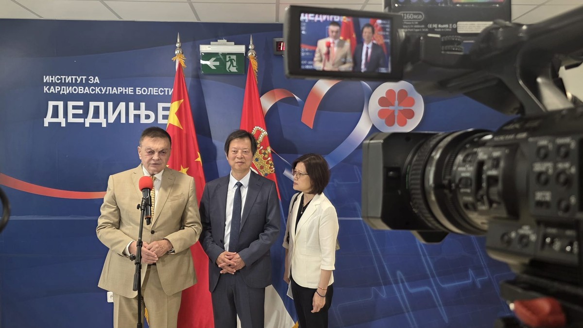 Šu Čang, vaskularni hirurg iz Pekinga na Institutu "Dedinje"