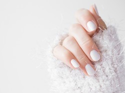 Chroń i karm! 5 sposobów na mocne paznokcie