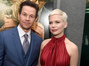A kutya úristenit, de tényleg! Mark Wahlberg 1500-szor többet kapott a forgatásért, mint Michelle Williams