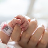Kórházba siettett volna szülni a kismama, amikor váratlanul ez történt