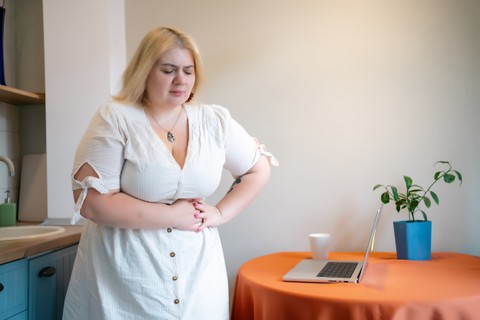 Nem a sárgaság az első tünet, ami a zsírmájat jelzi - ezekre panaszokra figyeljen