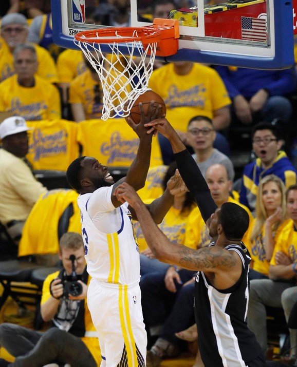 Drejmond Grin u duelu sa Lamarkusom Oldridžom