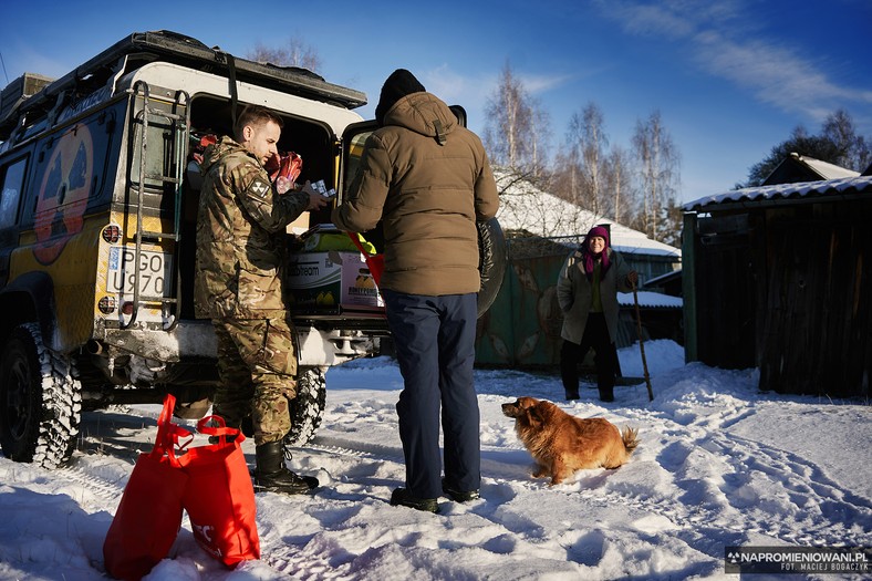 Krystian Machnik wraz ze znajomymi cyklicznie jeździł z pomocą humanitarną do samosiołów