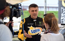 Krzysztof Hołowczyc ostro: Policja jakoś z tym nie walczy. Łatwiej zaczaić się