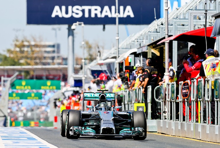 2. Nico Rosberg (Mercedes) 1.29,782 (31)