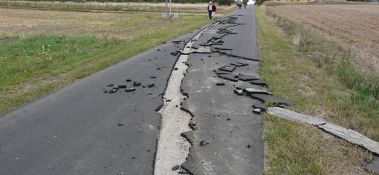 Pijany rolnik zaorał 40 metrów asfaltu