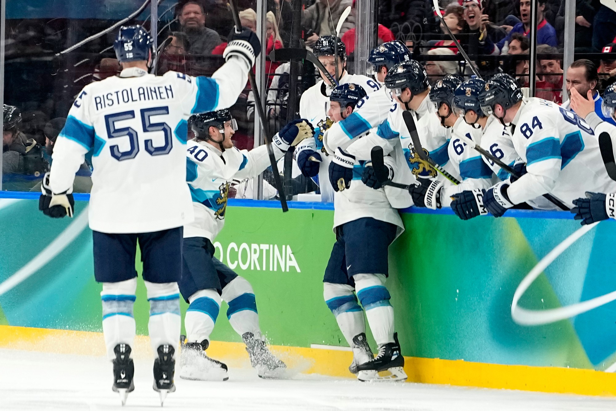 Semifinálový zápas ZOH 2026: Kanada - Fínsko. 