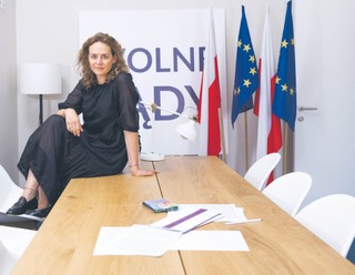 Ejchart-Dubois: Mam wrażenie, że nikt już nie może słuchać o TK. Dla wielu demokracja umarła i co z tego [WYWIAD]