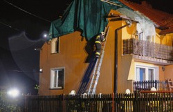 Niebezpieczna noc na Śląsku. Nawałnica zrywała dachy, powalała drzewa