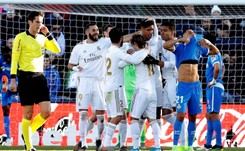 Liga hiszpańska: Trzy ciosy 'Królewskich'. Niespodzianka w Barcelonie